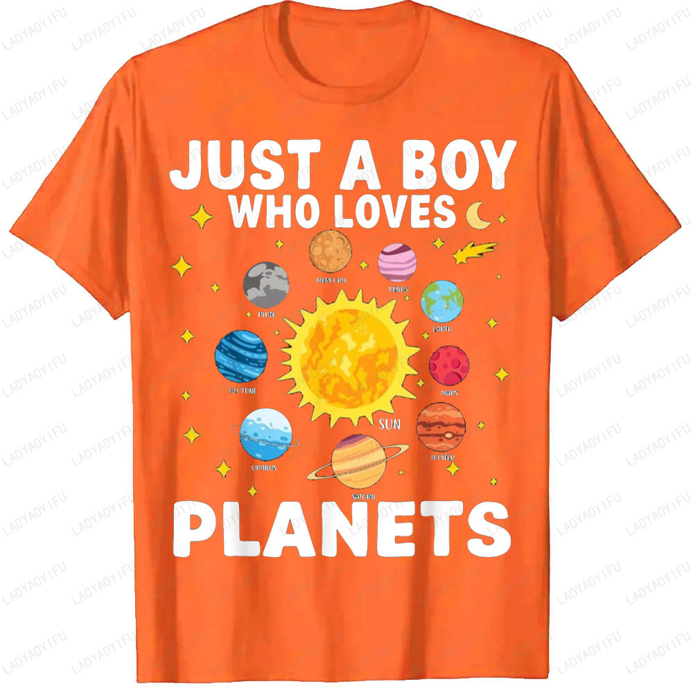 Just A Boy Who Loves Planets G - Street Fashion Loverboy 评论和价格