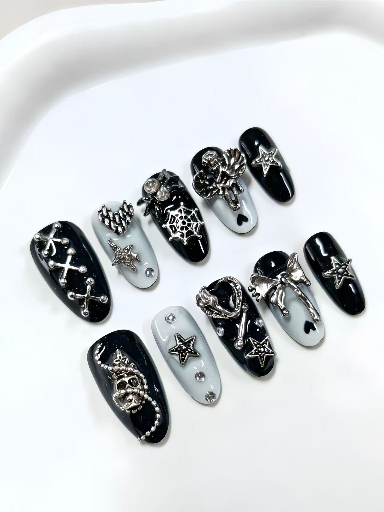 10 Pieces of Black and Gray Su - Street Fashion Photoshoot 评论和价格