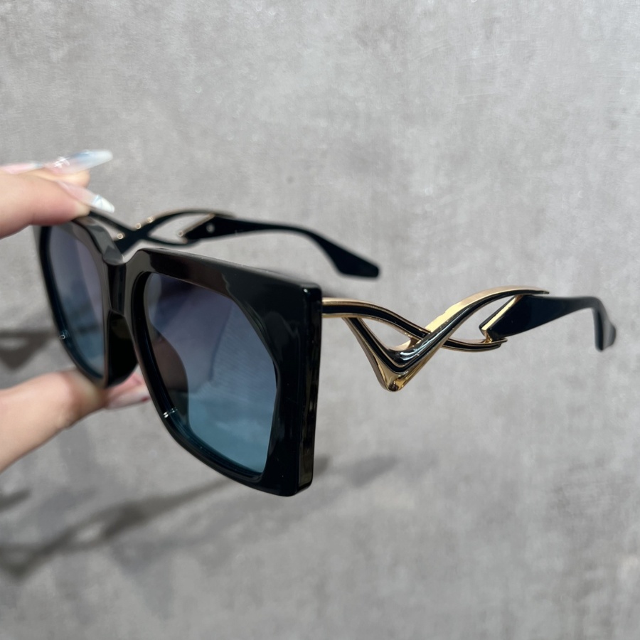1Pc Unisex Sunglasses New Fash - Street Fashion Photoshoot 评论和价格