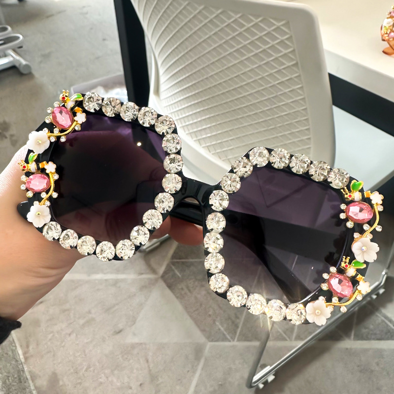Large Frame Sunglasses Women's - Street Fashion Photoshoot 评论和价格