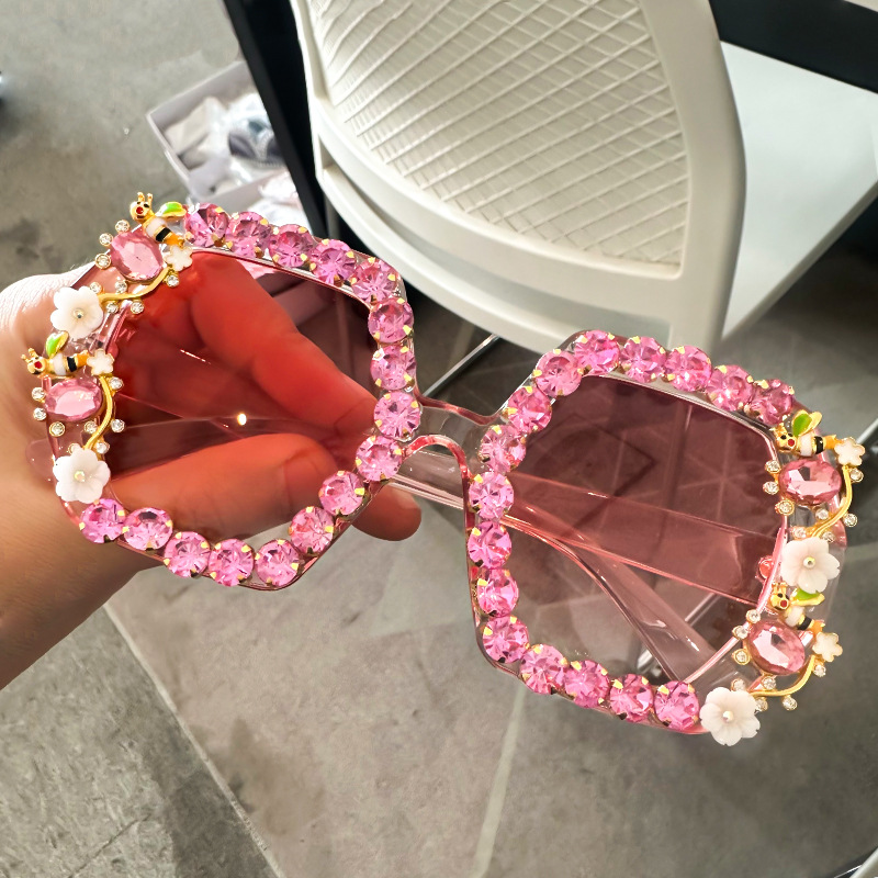 Large Frame Sunglasses Women's - Street Fashion Photoshoot 评论和价格